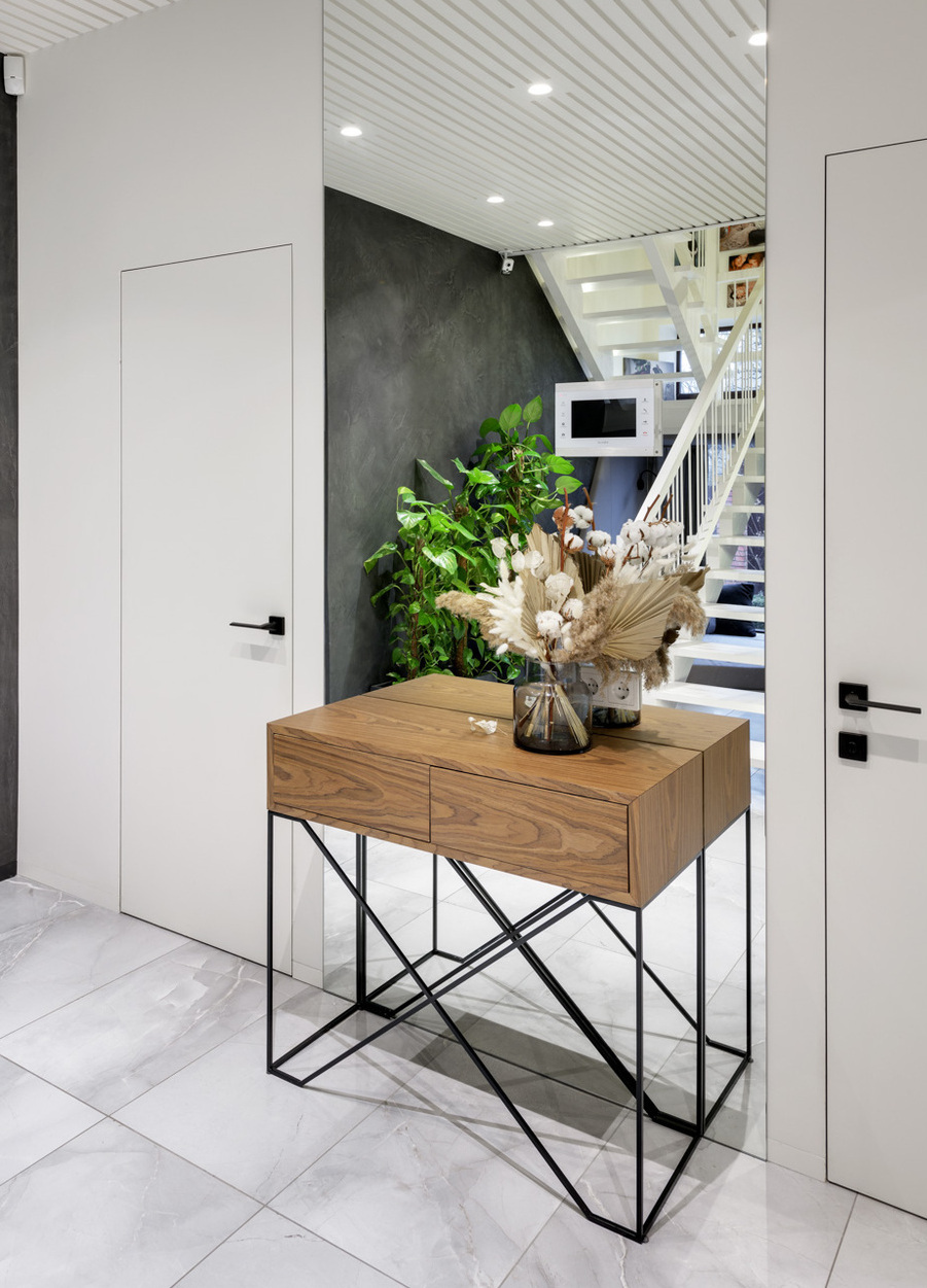 Виготовлення на замовлення консольного столика. Тумбочка і ящики - шпон, а ніжки з металу - порошкове фарбування - КОГ груп Консольний стіл з висувними ящиками - KOG group