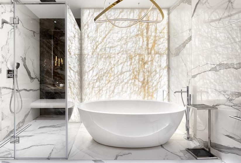 Виробництво маленьких столиків з нержавійки і скла в ванну кумнату - КОГ груп Столик з нержавійки в ванну кімнату